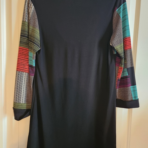 Top - Picture 2 of 4